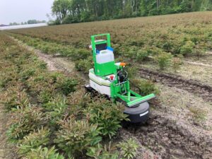 Robots from Naio of France can now be fitted with ULV spraying units from Mankar of Germany