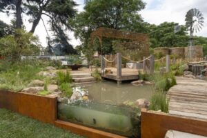 “Through the Looking Glass” by Emmaline Bowman and Liam Riley (Image: Melbourne International Flower & Garden Show)