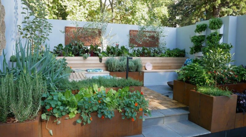 Justin Rhodes Achievable garden ‘Urban Harvest at a MIFGS 2024 (Image: Karen Smith)